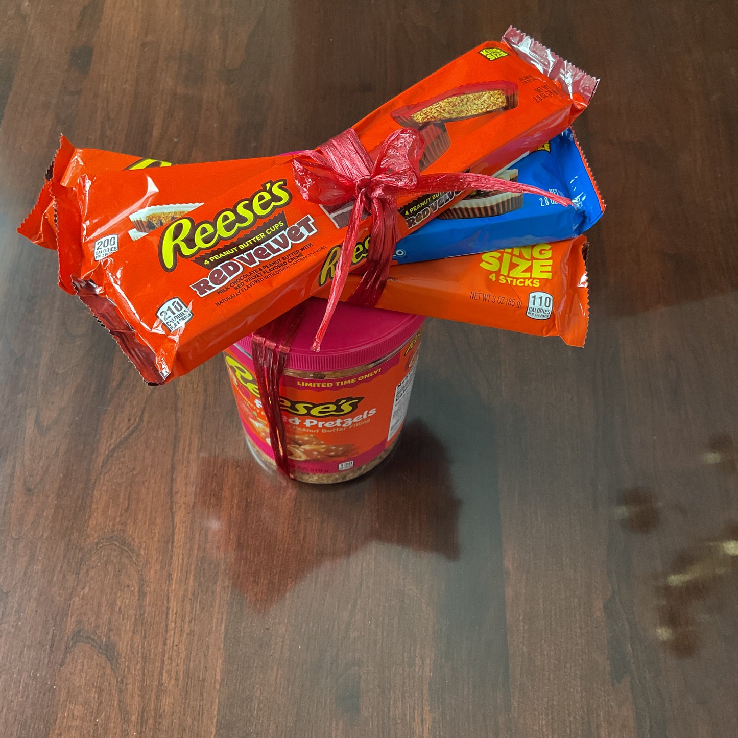 Grandma’s Sweet Tooth Valentine’s Gift – Reese’s Peanut Butter Candy Cylinder💘