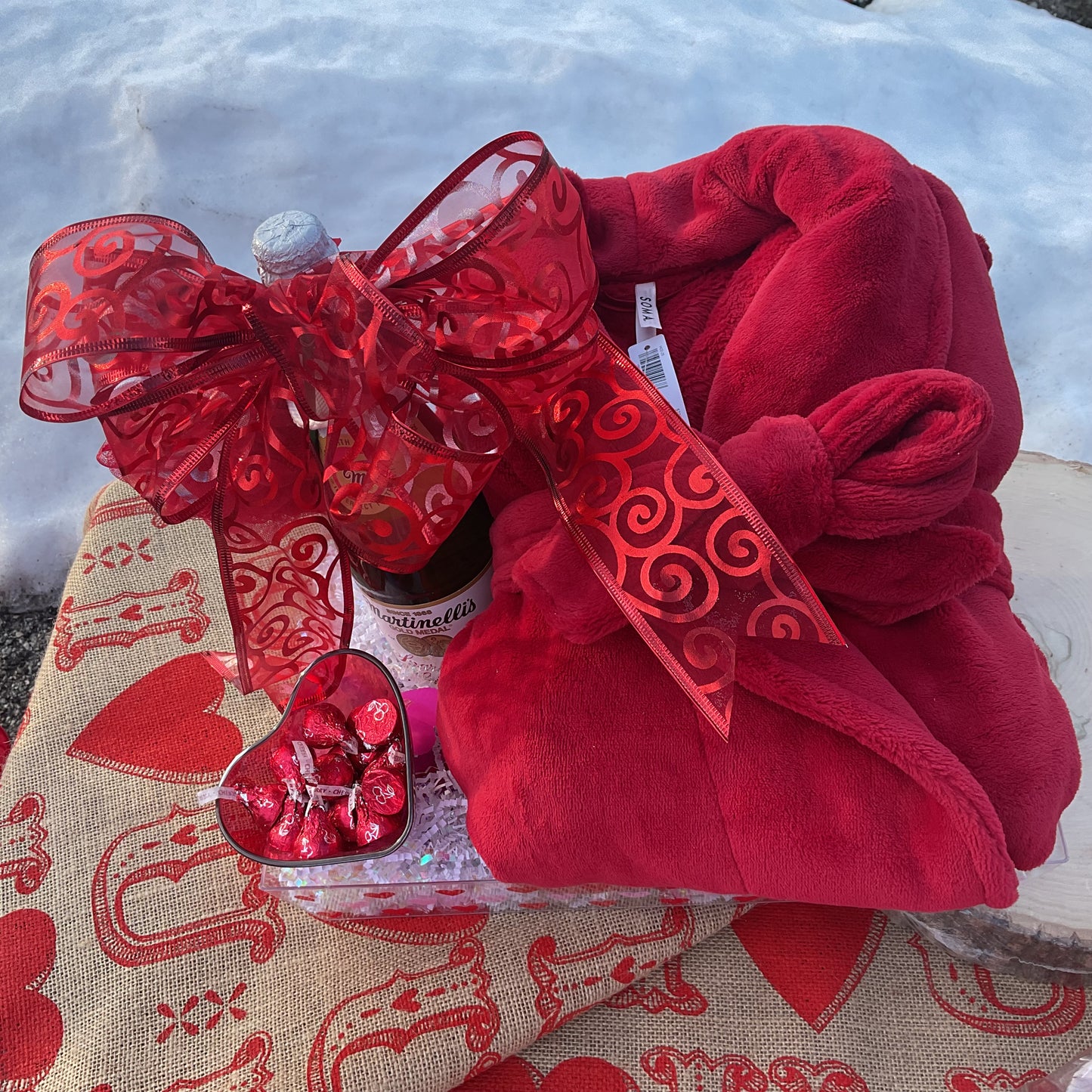 Lady in Red Valentine’s Day Basket! 💃🏾
